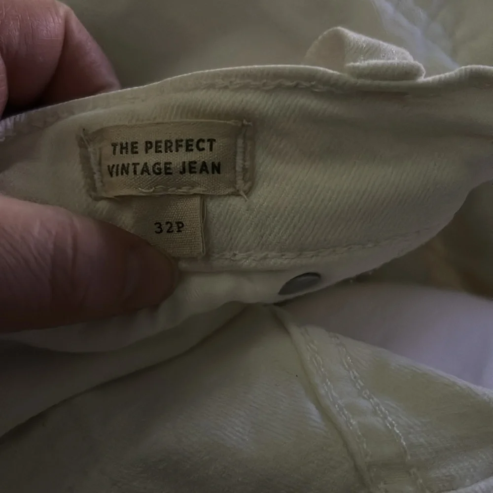 Madewell The Petite Perfect Vintage High Rise 90s Mom Jean in Tile White NE027 - Picture 6 of 6